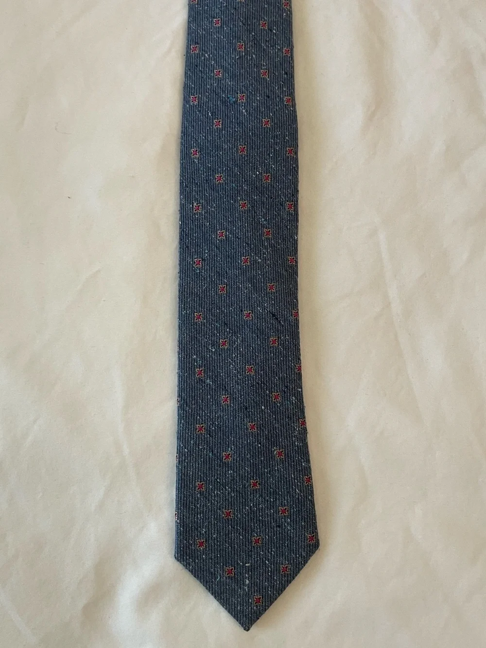 The Tie Bar Men's Navy Silk Tie with Red Medallions - Picture 1 of 7